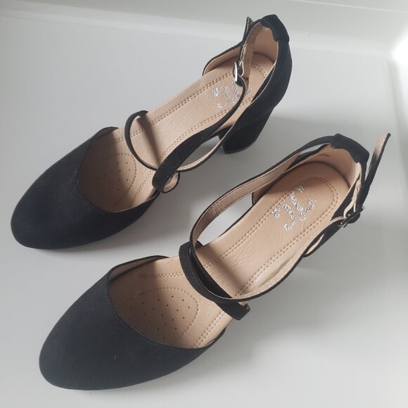 Black Block Heels [Size 8] - Picture 1 of 6